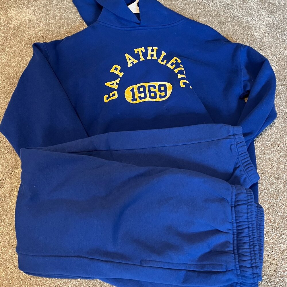 NWOT Boys GAP sweatsuit: Royal blue